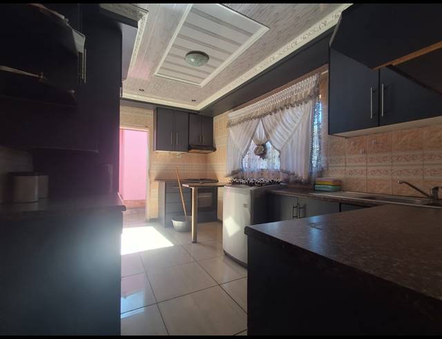 3 BEDROOM HOUSE FOR SALE IN SASOLBURG EXT 1
